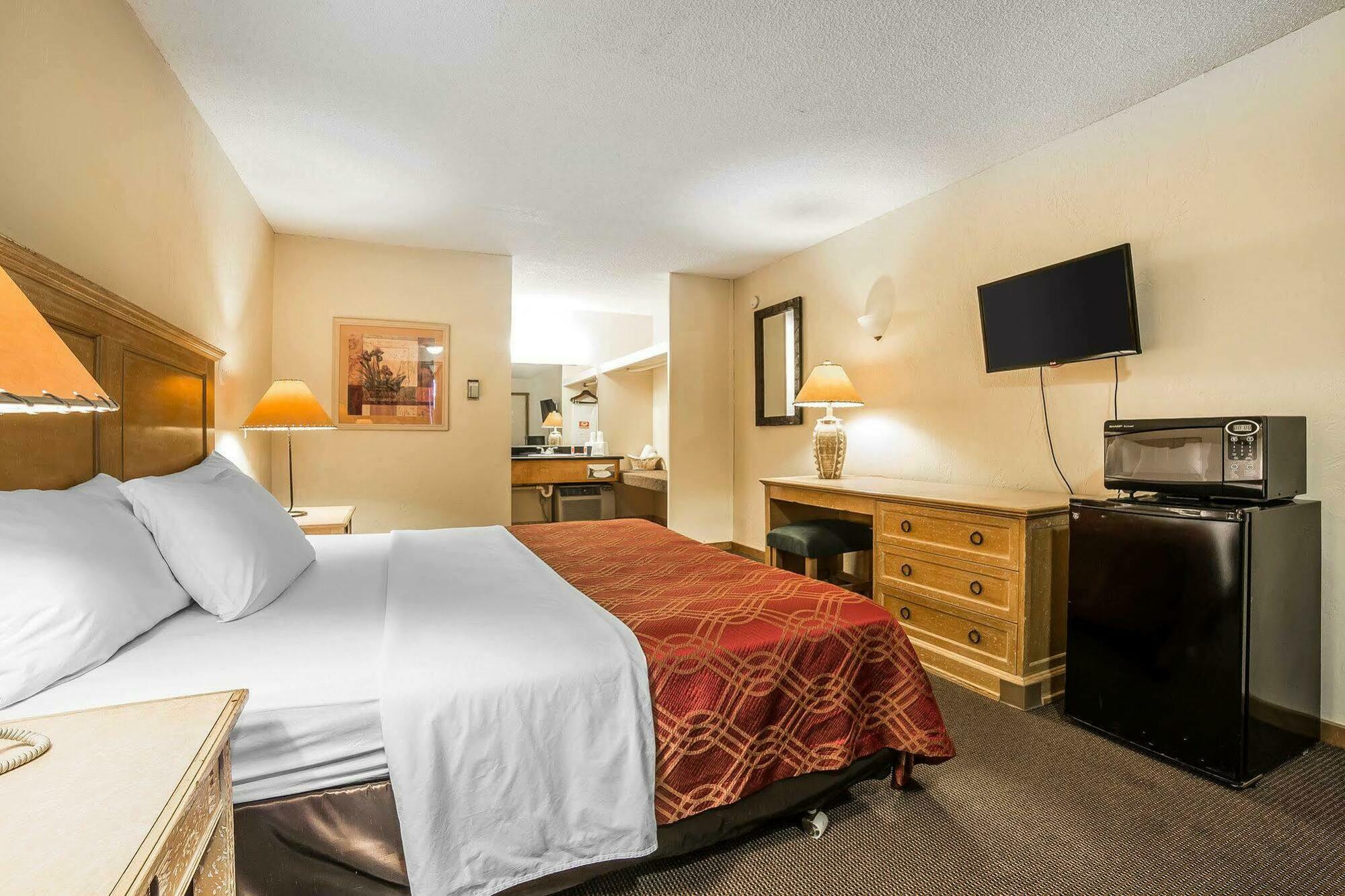 Econo Lodge Inn&Suites Kalispell Exterior foto